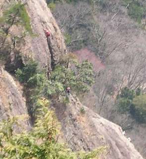 jizo-climbing.jpg